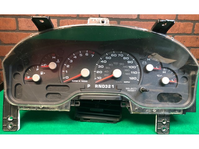 04-05 FORD EXPLORER Speedometer Cluster Instrument Gauge