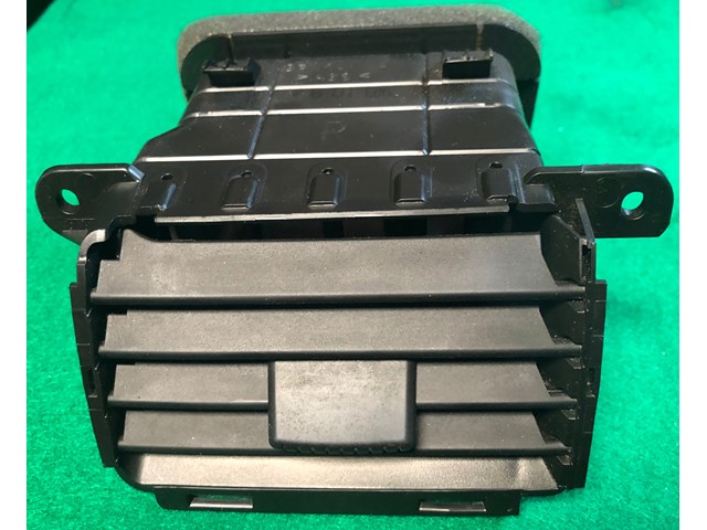 2004-2009 MAZDA 3 RIGHT AIR VENT BP4K 64930 OEM