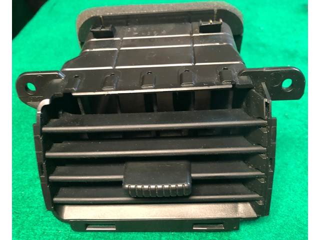 2004-2009 MAZDA 3 RIGHT AIR VENT BP4K 64930 OEM