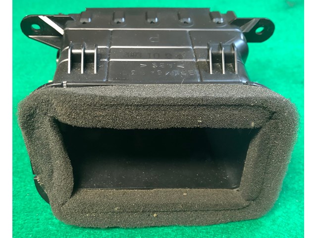 2004-2009 MAZDA 3 RIGHT AIR VENT BP4K 64930 OEM