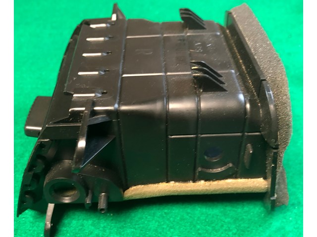 2004-2009 MAZDA 3 RIGHT AIR VENT BP4K 64930 OEM