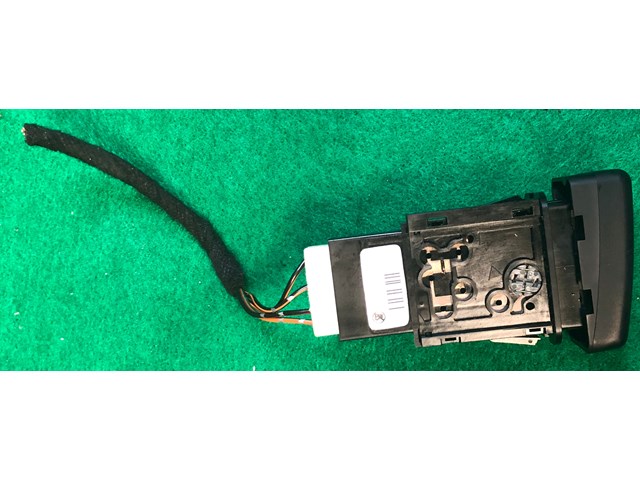 2004  Mazda 3 HAZARD SWITCG BP4K664H0 03750330 