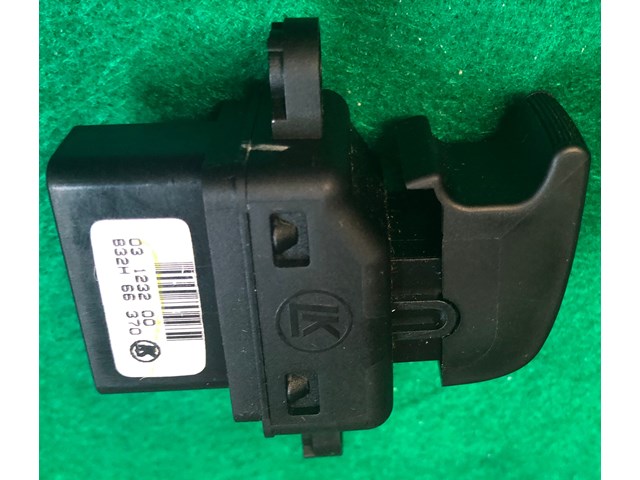 04-09 MAZDA 3 POWER WINDOW SWITCH CONTROL OEM 03123200 B32H66370 