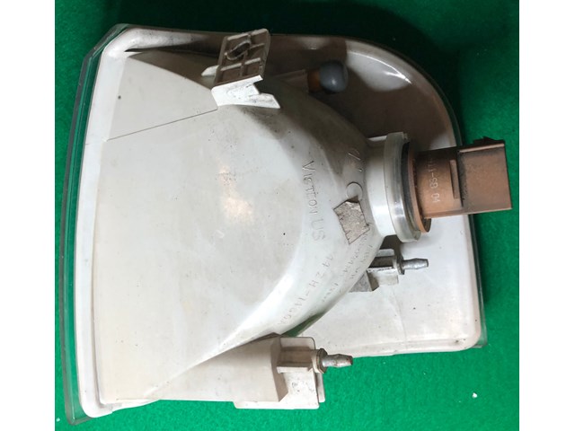 2002 - 2004 FORD EXPLORER PASSENGER RIGHT SIDE PARK LAMP/ TURN LIGHT 