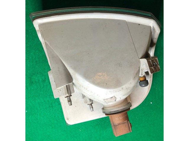 2002 - 2004 FORD EXPLORER PASSENGER RIGHT SIDE PARK LAMP/ TURN LIGHT 