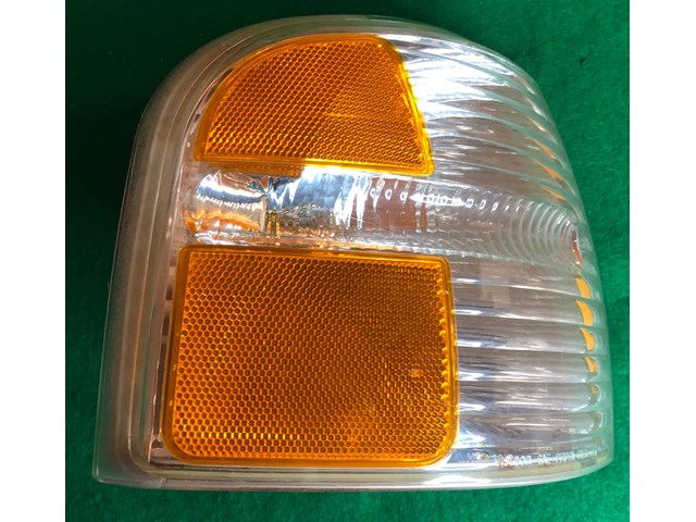 2002 - 2004 FORD EXPLORER PASSENGER RIGHT SIDE PARK LAMP/ TURN LIGHT 