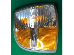 2002 - 2004 FORD EXPLORER PASSENGER RIGHT SIDE PARK LAMP/ TURN LIGHT 
