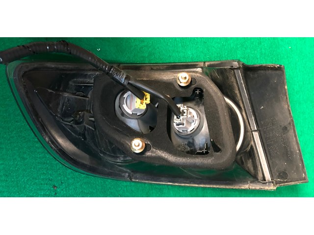 2004 2005 2006 MAZDA 3 Tail Light Assembly Right