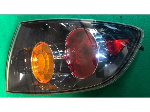 2004 2005 2006 MAZDA 3 Tail Light Assembly Right