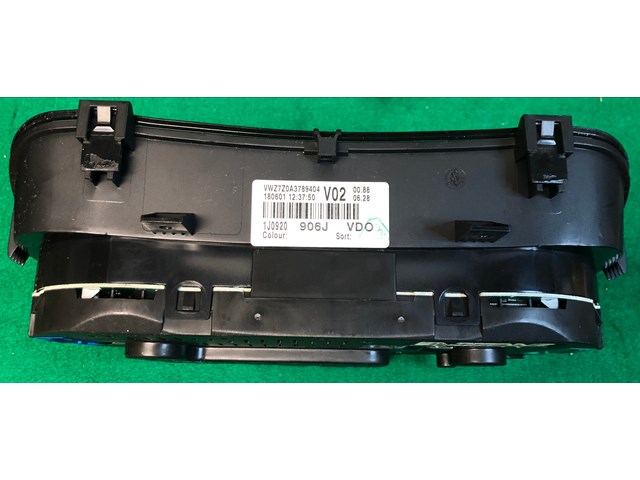 2002 VW VOLKSWAGEN JETTA SPEEDOMETER GAUGE INSTRUMENT CLUSTER 1J0920