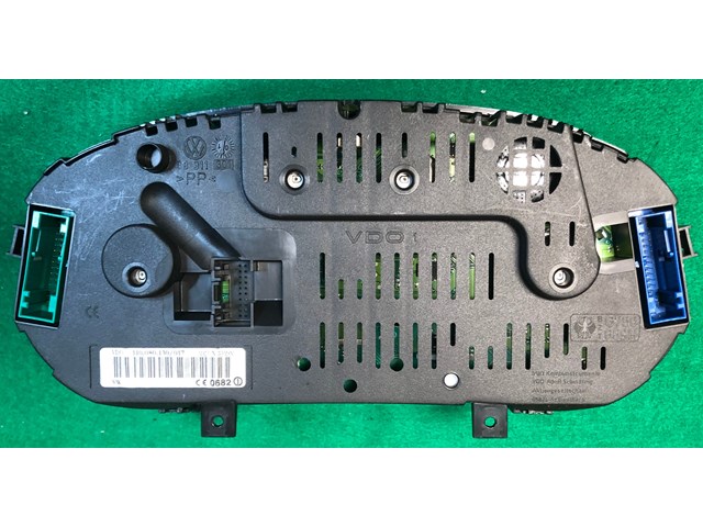 2002 VW VOLKSWAGEN JETTA SPEEDOMETER GAUGE INSTRUMENT CLUSTER 1J0920