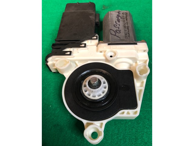 2002-2005  MK4 Jetta Golf Passenger Front Right Window Motor Regulator 1C1959802