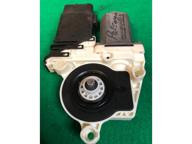 2002-2005  MK4 Jetta Golf Passenger Front Right Window Motor Regulator 1C1959802