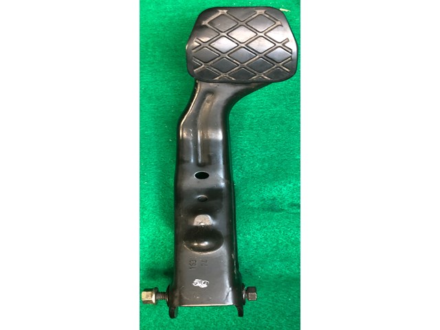 1999-2005 VOLKSWAGEN JETTA CLUTCH PEDAL PAD (1J1721321) OEM