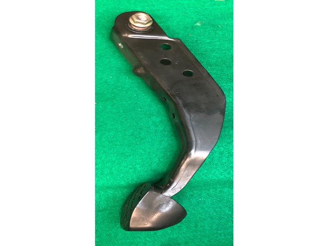 1999-2005 VOLKSWAGEN JETTA CLUTCH PEDAL PAD (1J1721321) OEM