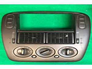 02 03 04 05 FORD EXPLORER RADIO TRIM BEZEL W/ AC CLIMATE TEMPERATURE CONTROL OEM