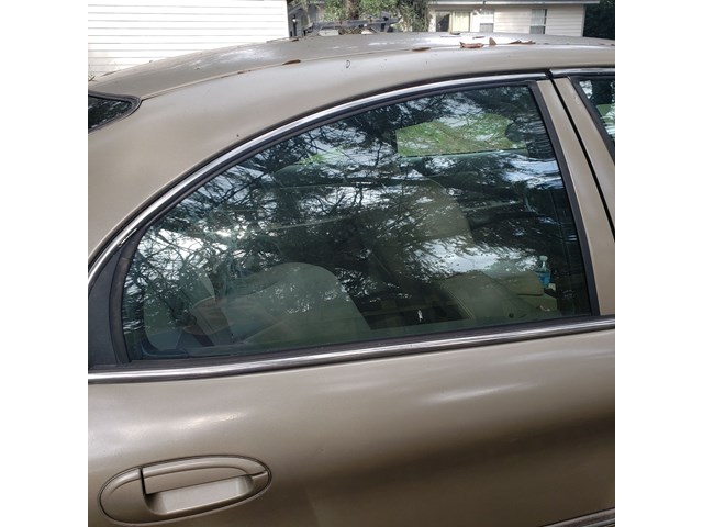2001 Mercury Sable Rear Door Glass RH