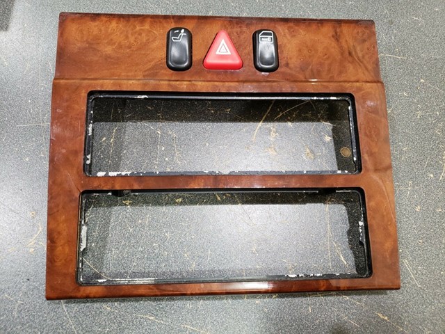 1998 MERCEDES BENZ E320 E-CLASS CENTER CONSOLE CLIMATE CONTROL DASH TRIM