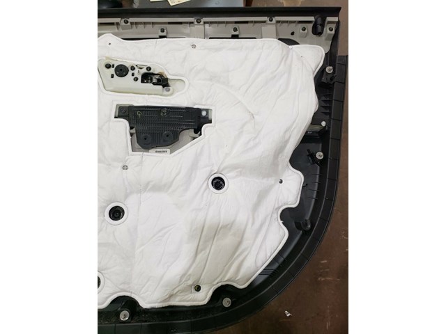 2011 CHEVY EQUINOX LEFT FRONT DOOR PANEL P/N 22761521