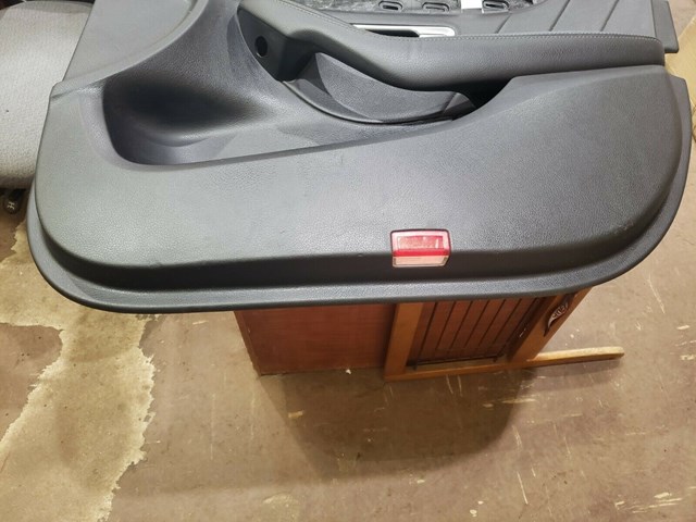 2015 MERCEDES BENZ C300 C-CLASS RIGHT FRONT DOOR PANEL