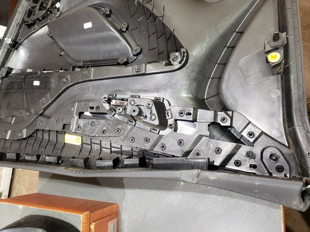 2017 BUICK ENCORE LEFT FRONT DOOR PANEL P/N 42541184