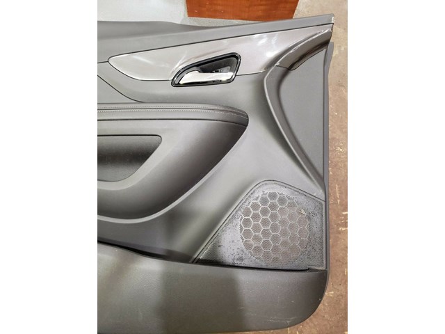 2017 BUICK ENCORE LEFT FRONT DOOR PANEL P/N 42541184
