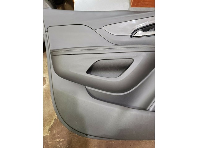 2017 BUICK ENCORE LEFT FRONT DOOR PANEL P/N 42541184