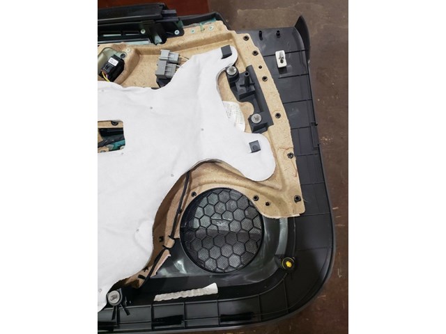 2015 CADILLAC ATS RIGHT FRONT DOOR PANEL P/N 23449586