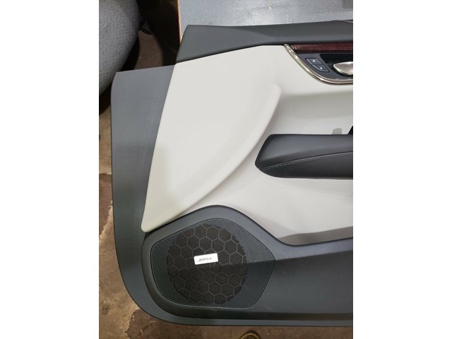 2015 CADILLAC ATS RIGHT FRONT DOOR PANEL P/N 23449586