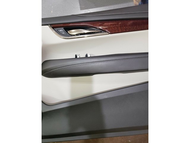 2015 CADILLAC ATS RIGHT FRONT DOOR PANEL P/N 23449586