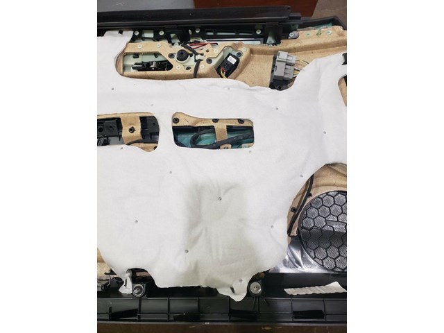 2015 CADILLAC ATS RIGHT FRONT DOOR PANEL P/N 23449586