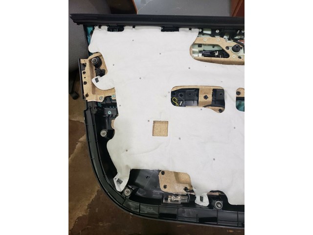 2015 CADILLAC ATS RIGHT FRONT DOOR PANEL P/N 23449586