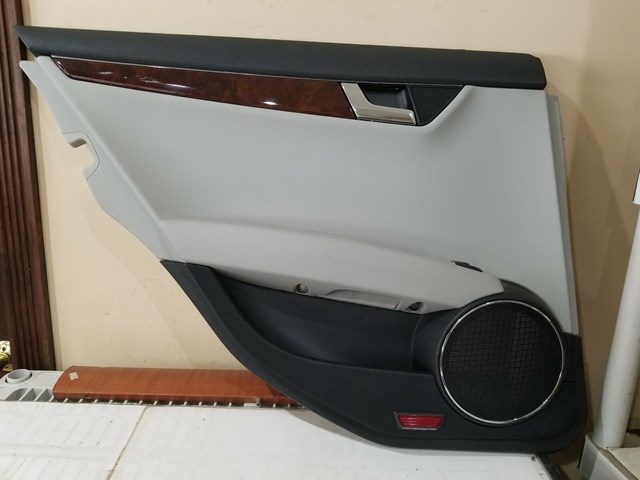 2010 MERCEDES BENZ C300 LEFT REAR DOOR PANEL
