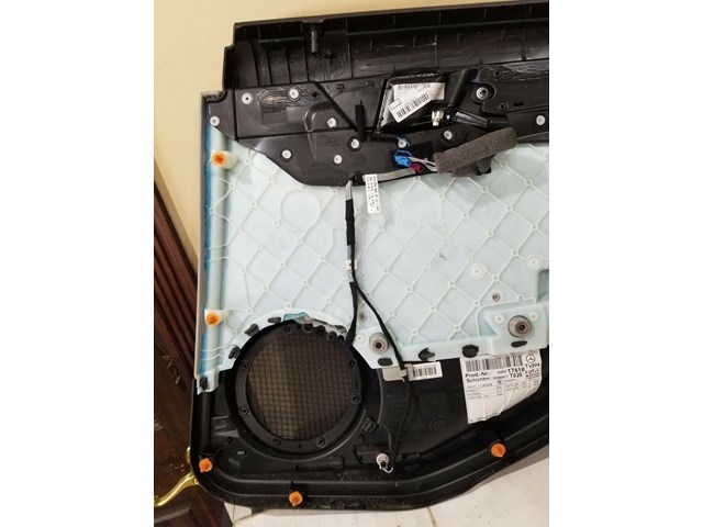 2010 MERCEDES BENZ C300 LEFT REAR DOOR PANEL