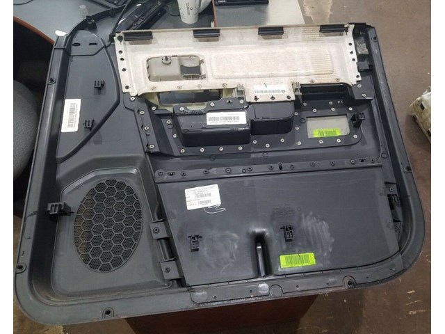 2009 2014 DODGE RAM 1500 CREW  RIGHT SIDE FRONT DOOR PANEL 