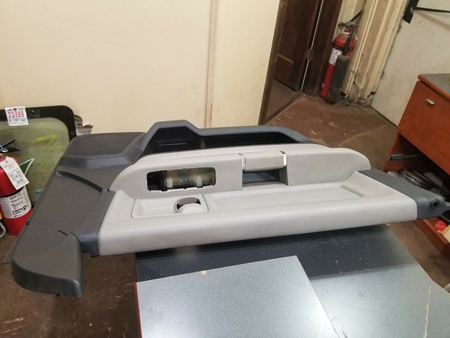 2009 2014 DODGE RAM 1500 CREW  RIGHT SIDE FRONT DOOR PANEL 