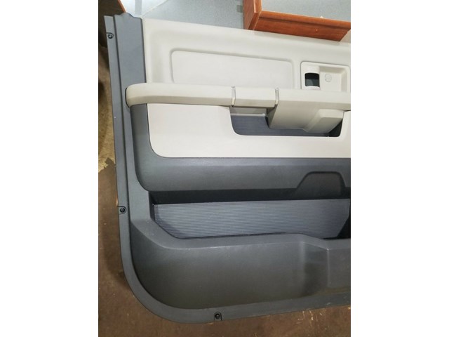 2009 2014 DODGE RAM 1500 CREW  RIGHT SIDE FRONT DOOR PANEL 
