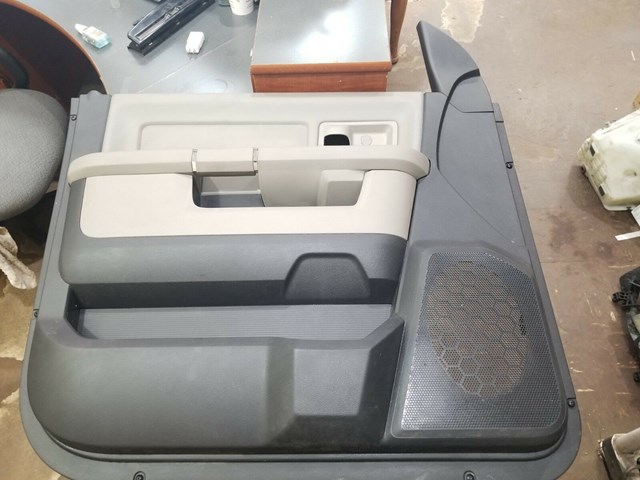 2009 2014 DODGE RAM 1500 CREW  RIGHT SIDE FRONT DOOR PANEL 