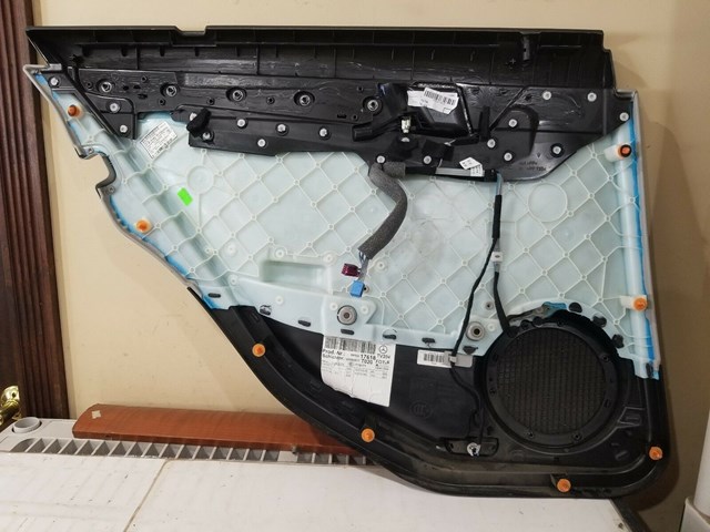 2010 MERCEDES BENZ C300 RIGHT REAR DOOR PANEL