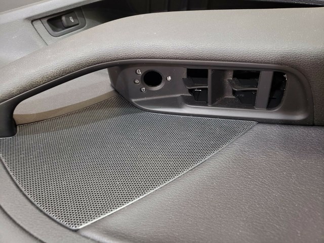 2016 AUDI A3 LEFT SIDE FRONT DOOR PANEL