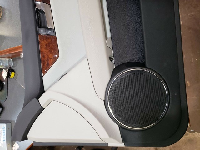 2009 MERCEDES BENZ C300 RIGHT FRONT DOOR PANEL