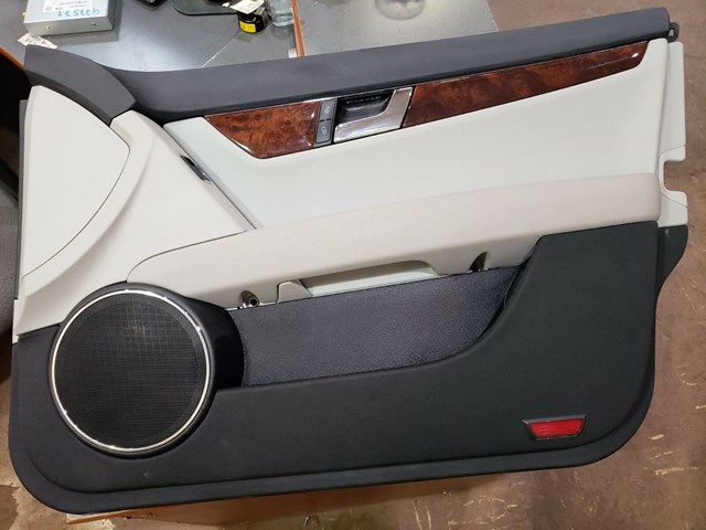2009 MERCEDES BENZ C300 RIGHT FRONT DOOR PANEL