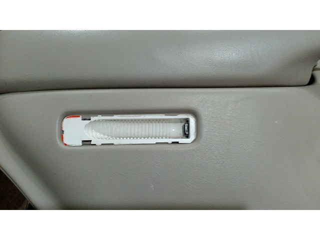 2002 CADILLAC ESCALADE DRIVER SIDE REAR DOOR PANEL P/N 15086633