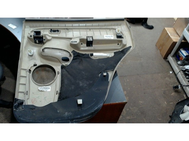 2002 CADILLAC ESCALADE DRIVER SIDE REAR DOOR PANEL P/N 15086633