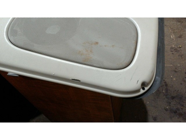 2002 CADILLAC ESCALADE PASSENGER SIDE REAR DOOR PANEL P/N 15086634