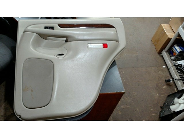 2002 CADILLAC ESCALADE PASSENGER SIDE REAR DOOR PANEL P/N 15086634