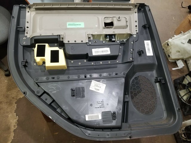 2009 2014 DODGE RAM 1500 RIGTH SIDE REAR DOOR PANEL