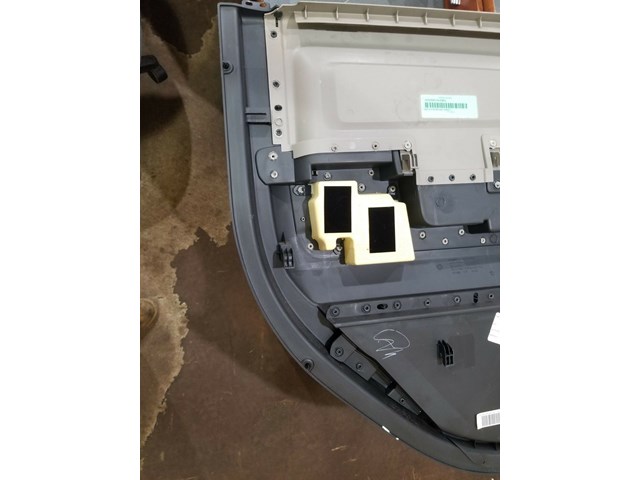 2009 2014 DODGE RAM 1500 RIGTH SIDE REAR DOOR PANEL