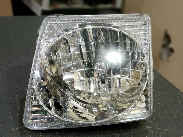 2001 2005 FORD EXPLORER SPORT TRACK LEFT SIDE HEADLIGHT