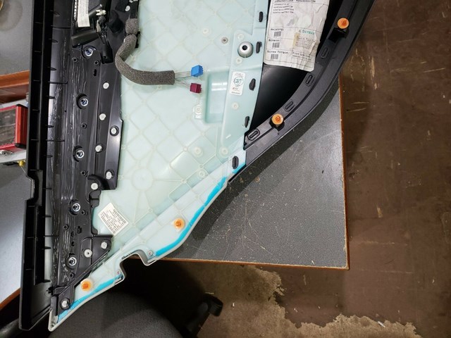 2009 MERCEDES BENZ C300 RIGHT REAR DOOR PANEL